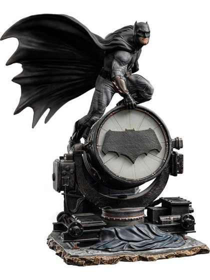 Zack Snyder's Justice League - Batman on Batsignal Deluxe Art Scale Statue - 1/10